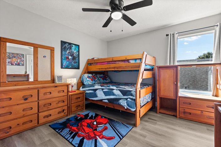 Image No.20-6 Bed Property for sale