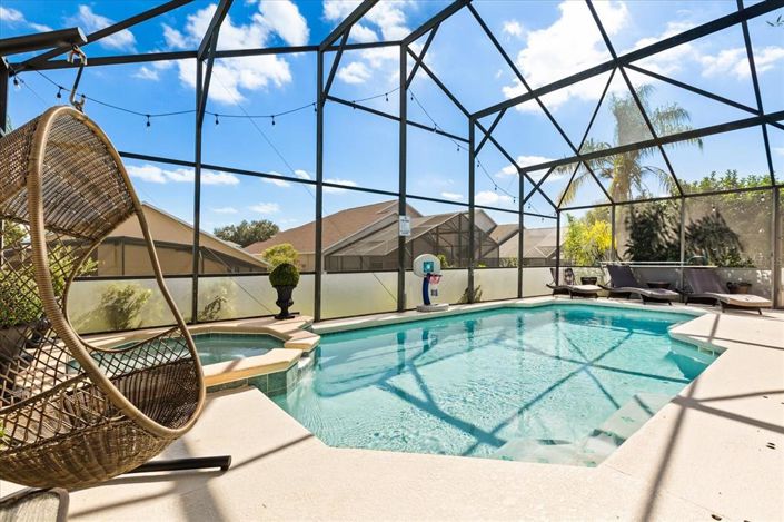 Image No.23-6 Bed Property for sale