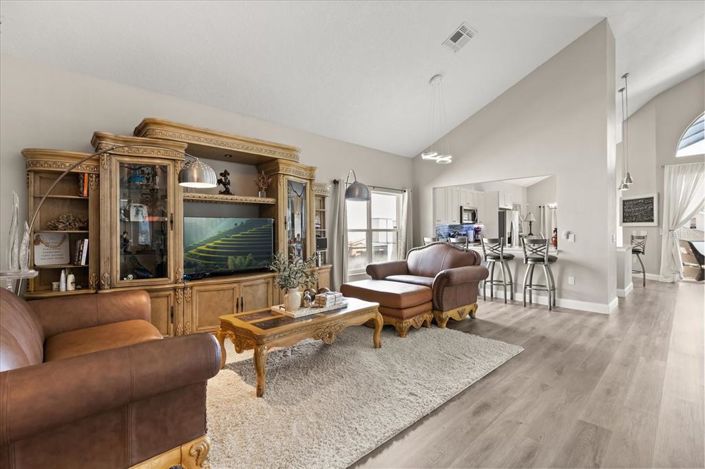 Image No.4-6 Bed Property for sale