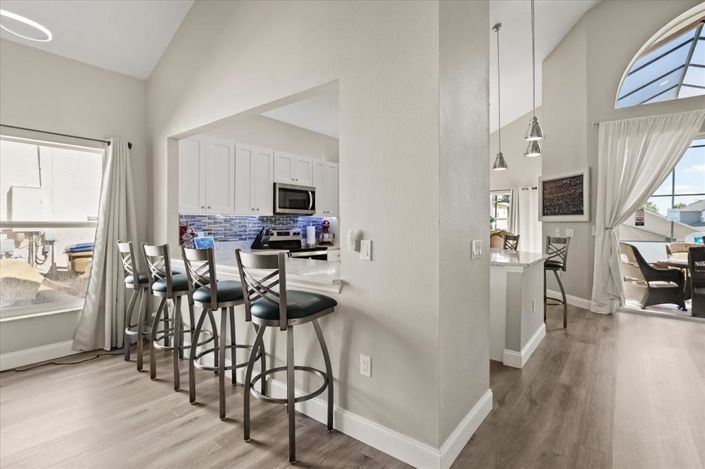 Image No.6-6 Bed Property for sale