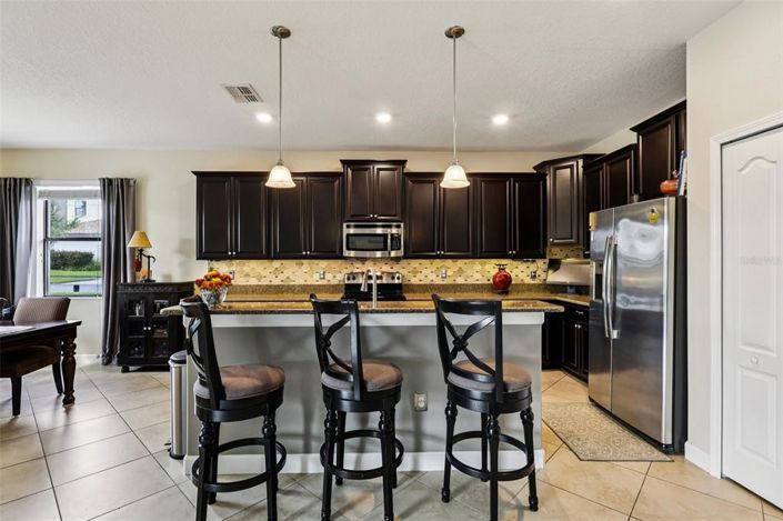 Image No.13-3 Bed Property for sale