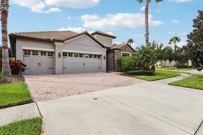 Image No.66-3 Bed Property for sale