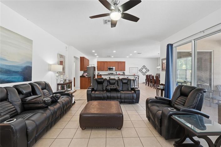 Image No.22-6 Bed Property for sale