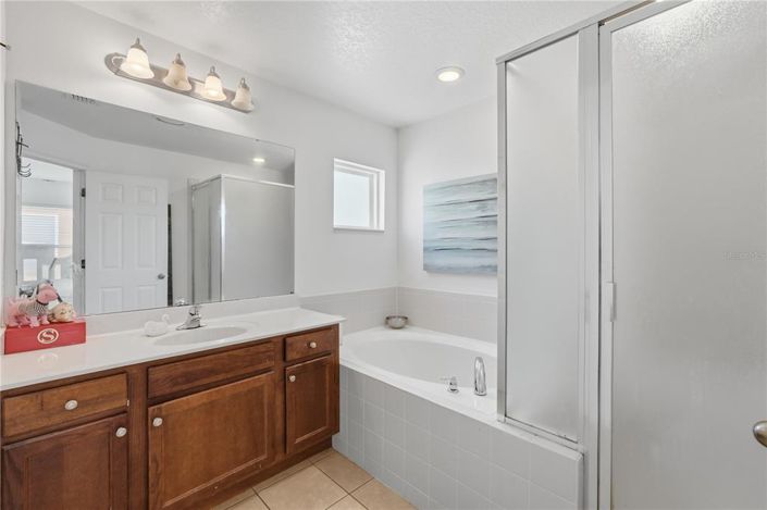 Image No.30-6 Bed Property for sale