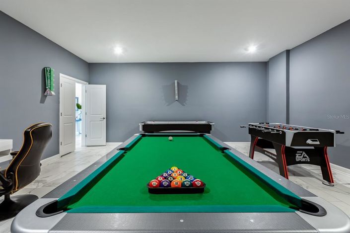 Image No.11-6 Bed Property for sale