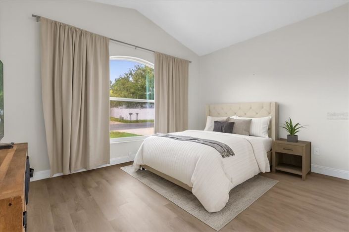 Image No.8-3 Bed Property for sale