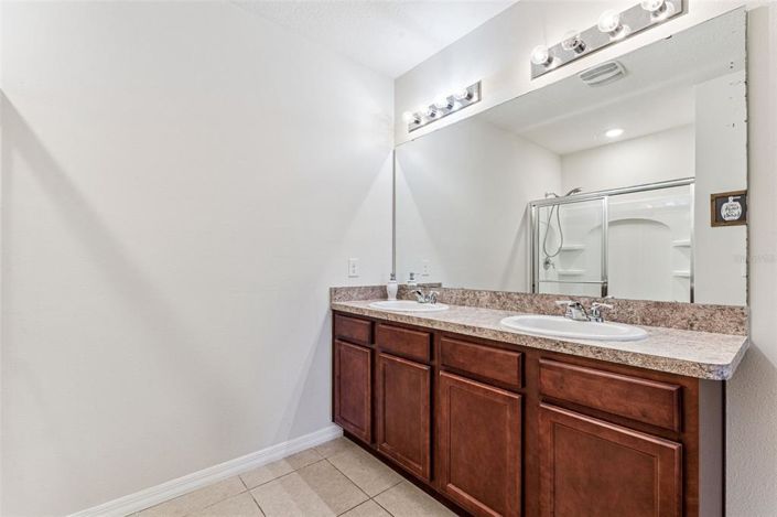 Image No.18-Propriété de 3 chambres à vendre à Clermont