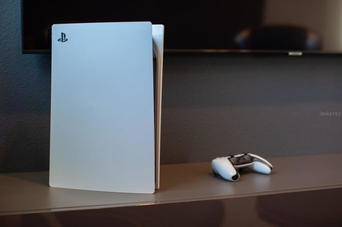 Image No.14-6 Bed Property for sale