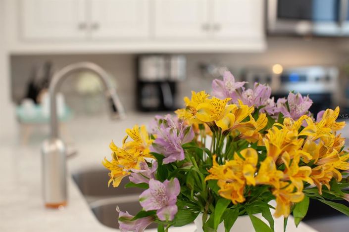 Image No.60-6 Bed Property for sale