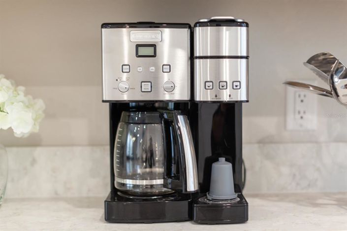 Image No.64-6 Bed Property for sale