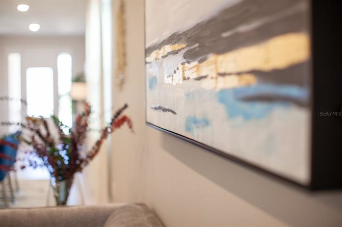 Image No.67-6 Bed Property for sale