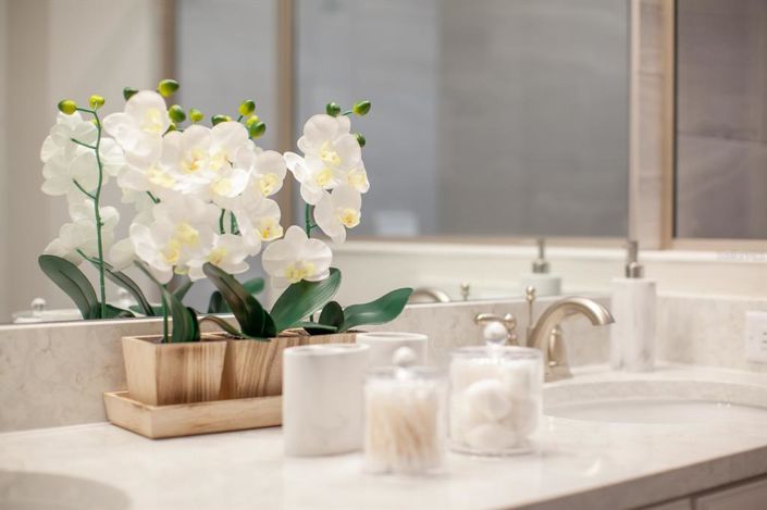 Image No.68-6 Bed Property for sale