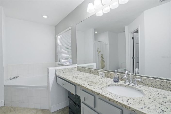 Image No.22-5 Bed Property for sale