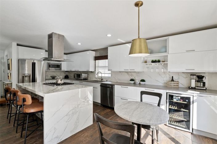 Image No.12-4 Bed Property for sale