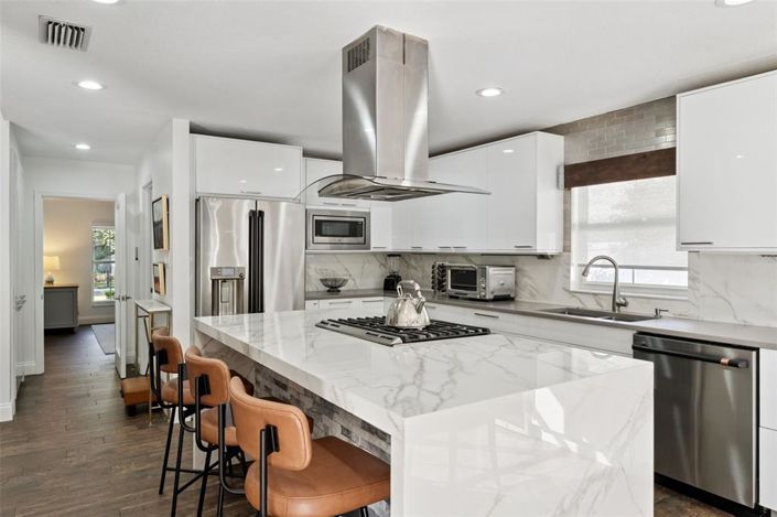 Image No.13-4 Bed Property for sale