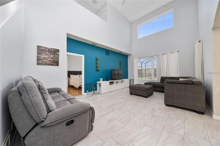 Image No.5-5 Bed Property for sale