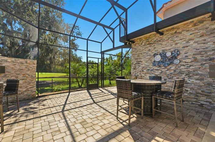 Image No.10-6 Bed Property for sale