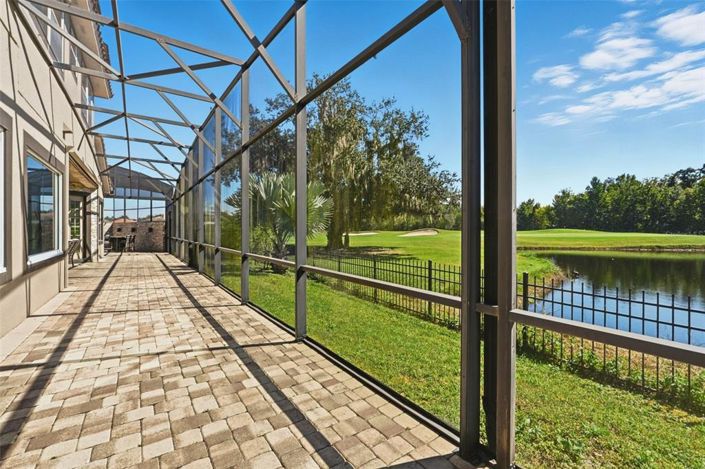 Image No.11-6 Bed Property for sale