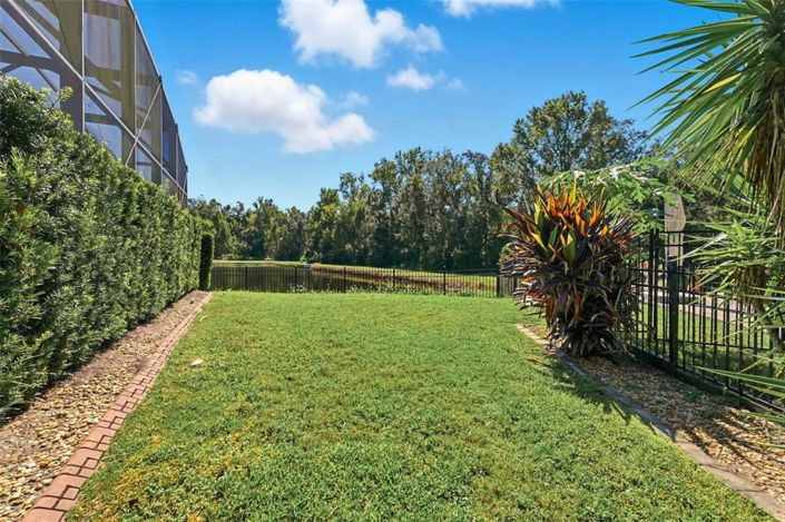 Image No.13-6 Bed Property for sale