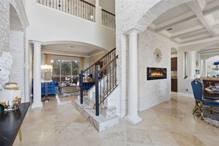 Image No.20-6 Bed Property for sale