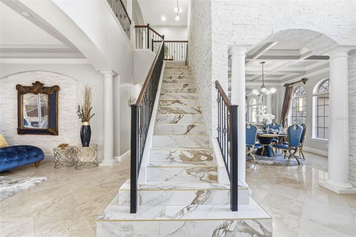 Image No.22-6 Bed Property for sale