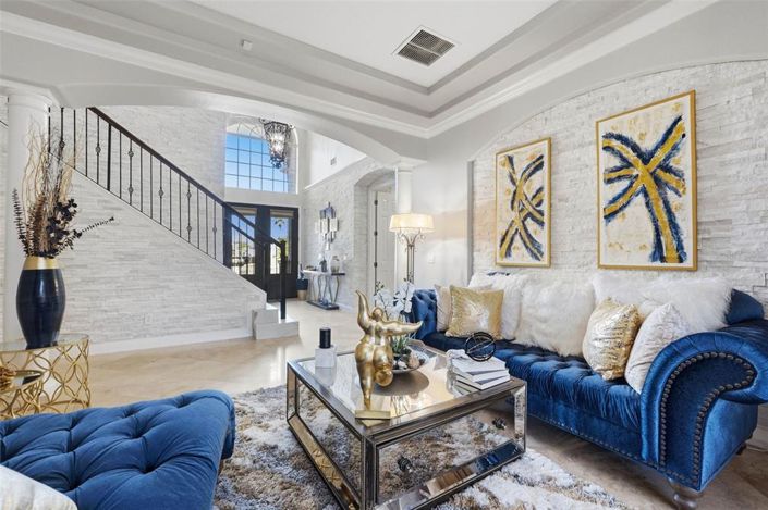 Image No.24-6 Bed Property for sale