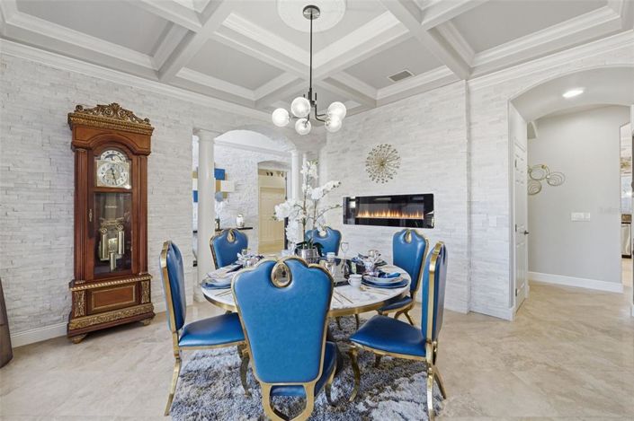 Image No.27-6 Bed Property for sale