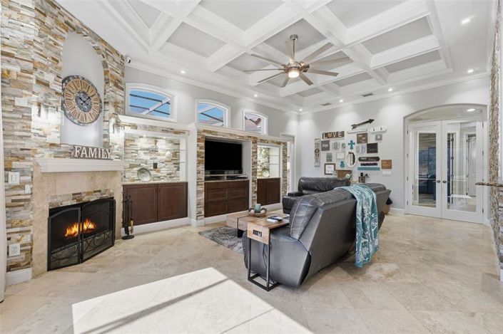 Image No.29-6 Bed Property for sale