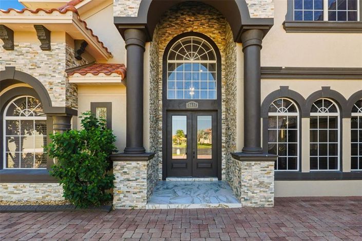 Image No.3-6 Bed Property for sale