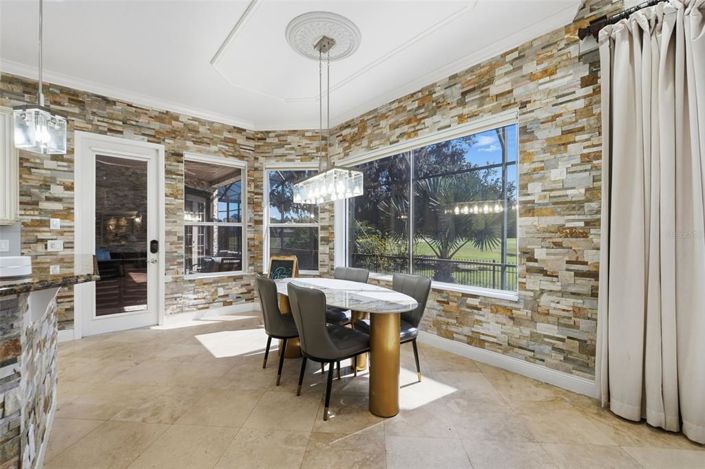 Image No.39-6 Bed Property for sale