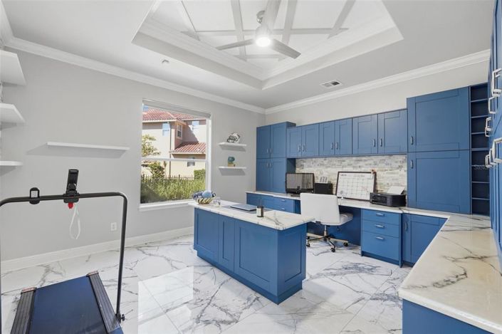 Image No.41-6 Bed Property for sale