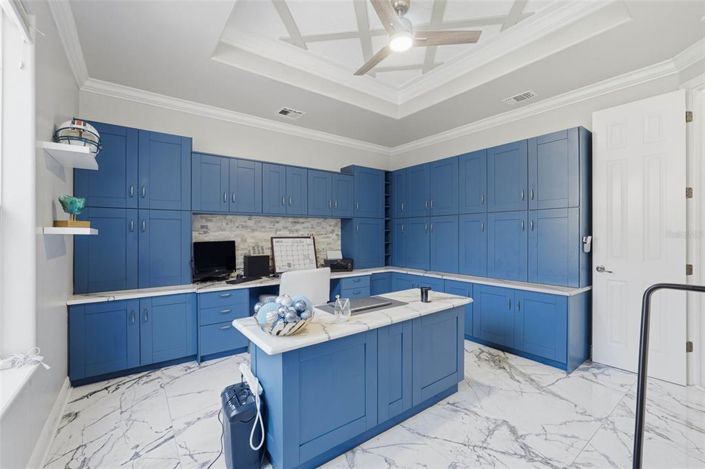 Image No.42-6 Bed Property for sale