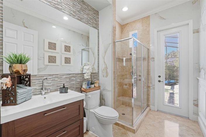 Image No.43-6 Bed Property for sale