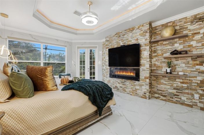 Image No.45-6 Bed Property for sale