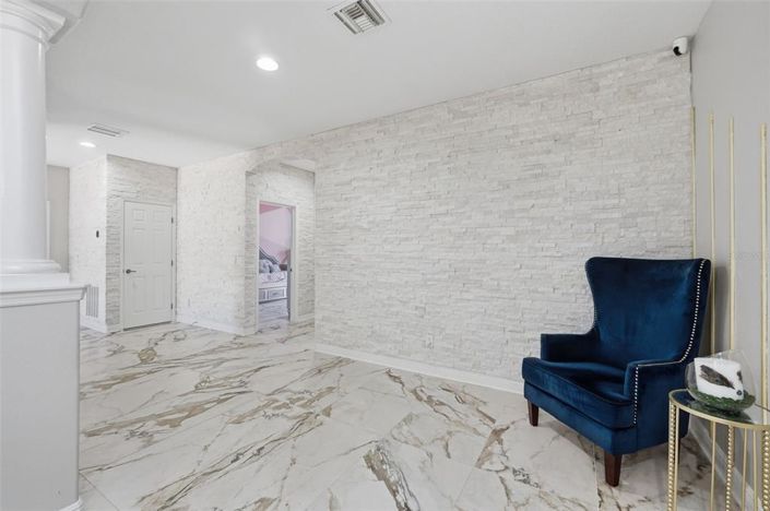 Image No.49-6 Bed Property for sale