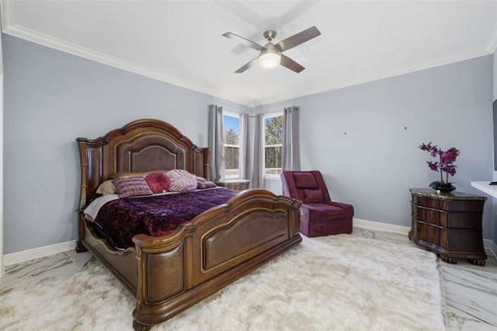 Image No.57-6 Bed Property for sale