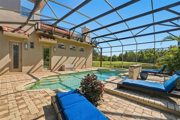 Image No.6-6 Bed Property for sale