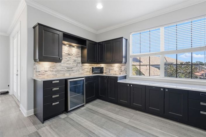 Image No.61-6 Bed Property for sale