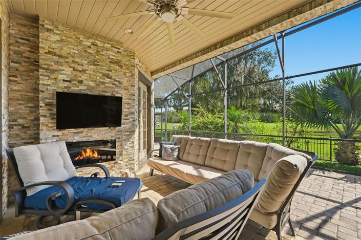 Image No.66-6 Bed Property for sale