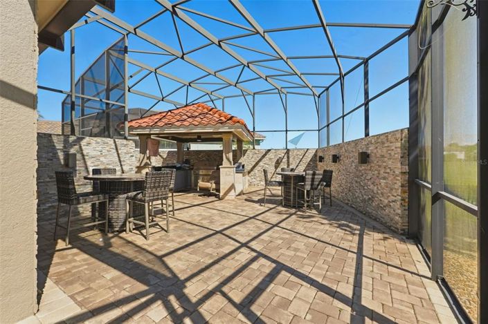 Image No.9-6 Bed Property for sale