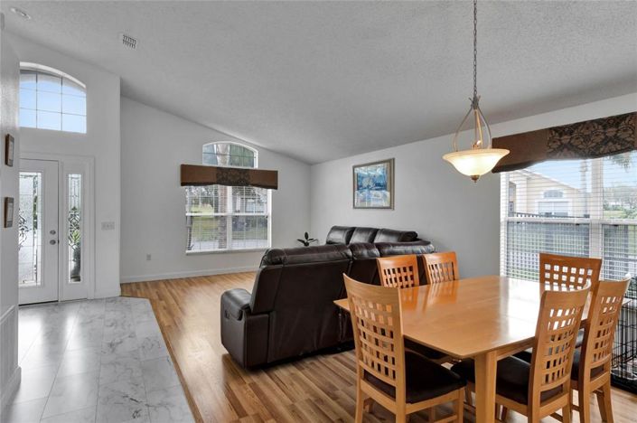 Image No.5-Propriété de 4 chambres à vendre à Haines City