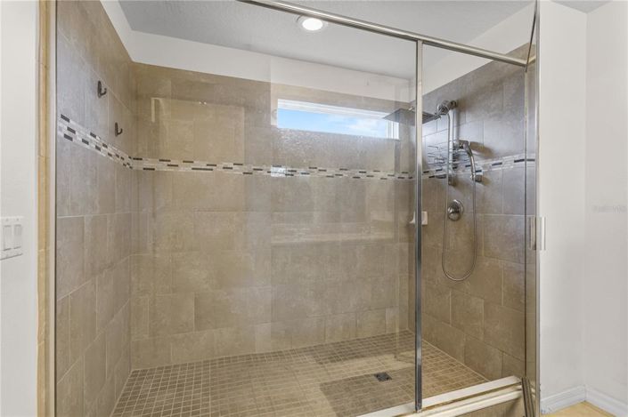 Image No.20-4 Bed Property for sale