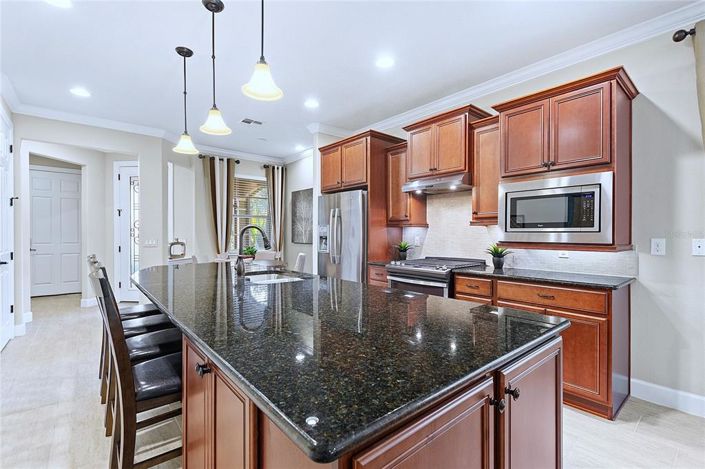 Image No.19-3 Bed Property for sale