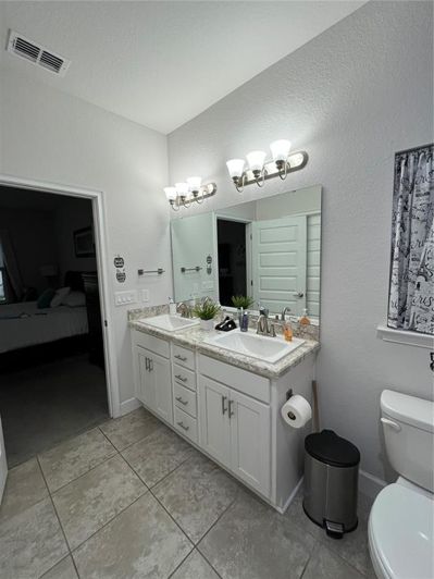 Image No.27-5 Bed Property for sale