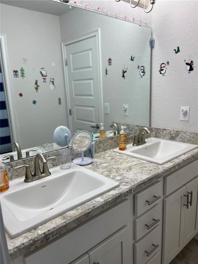 Image No.54-5 Bed Property for sale