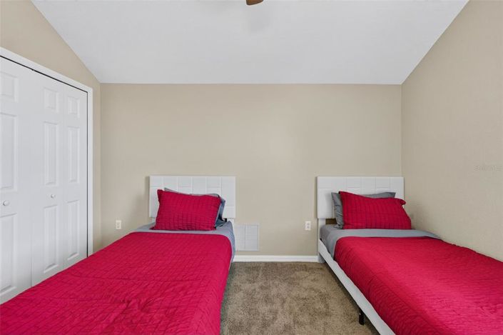 Image No.28-5 Bed Property for sale