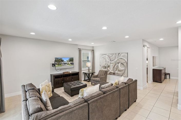 Image No.5-Propriété de 5 chambres à vendre à Kissimmee