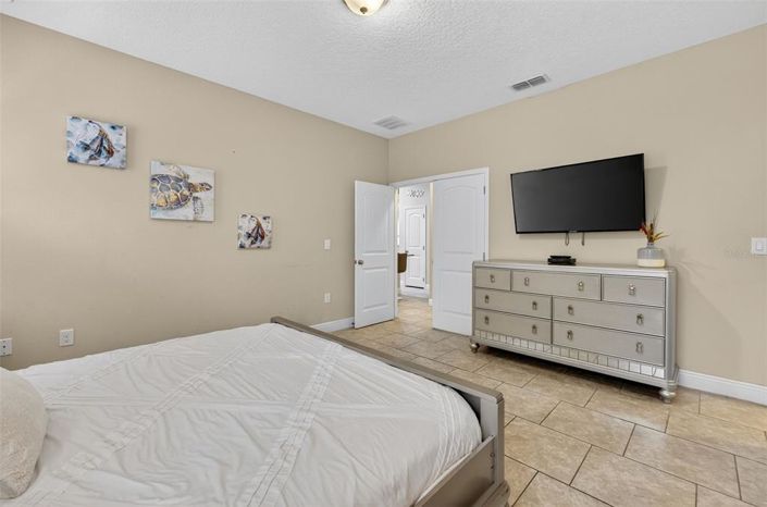 Image No.14-5 Bed Property for sale