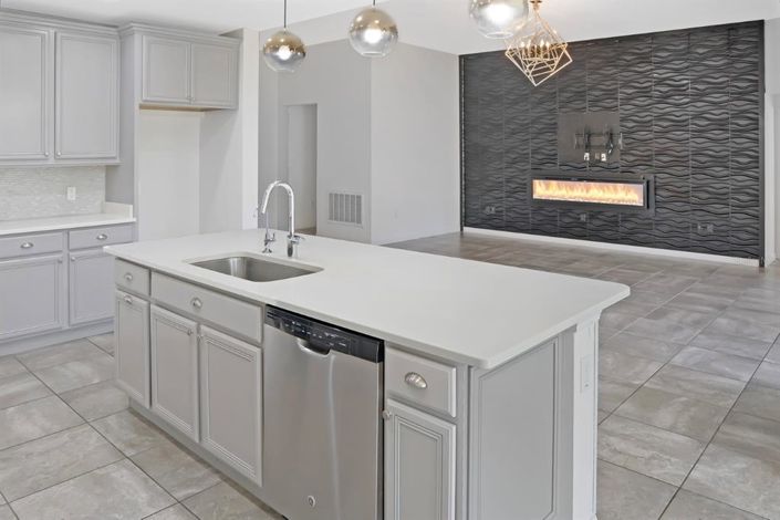 Image No.17-4 Bed Property for sale