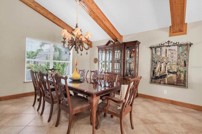 Image No.11-4 Bed Property for sale